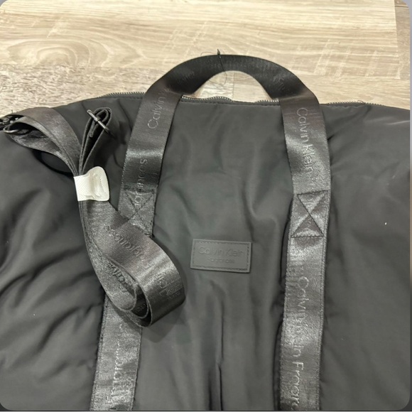 CK / Calvin Klein Puffed Men weekend duffle bag - Picture 2 of 6